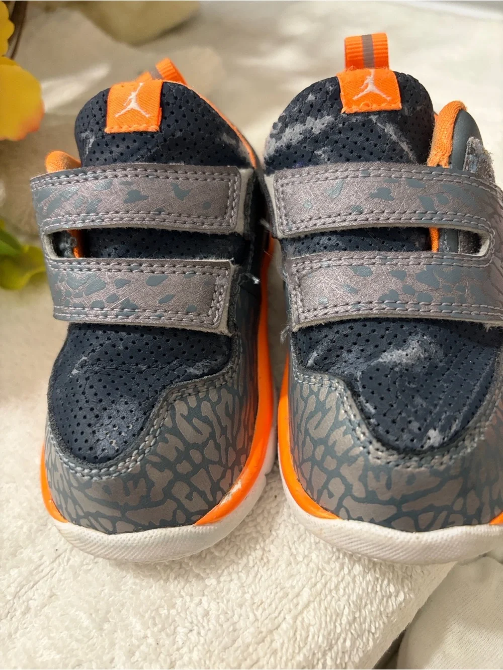 Little Jordan Toddlers Sneakers Elephant Grey & Orange Velcro PreOwned Size 5-6